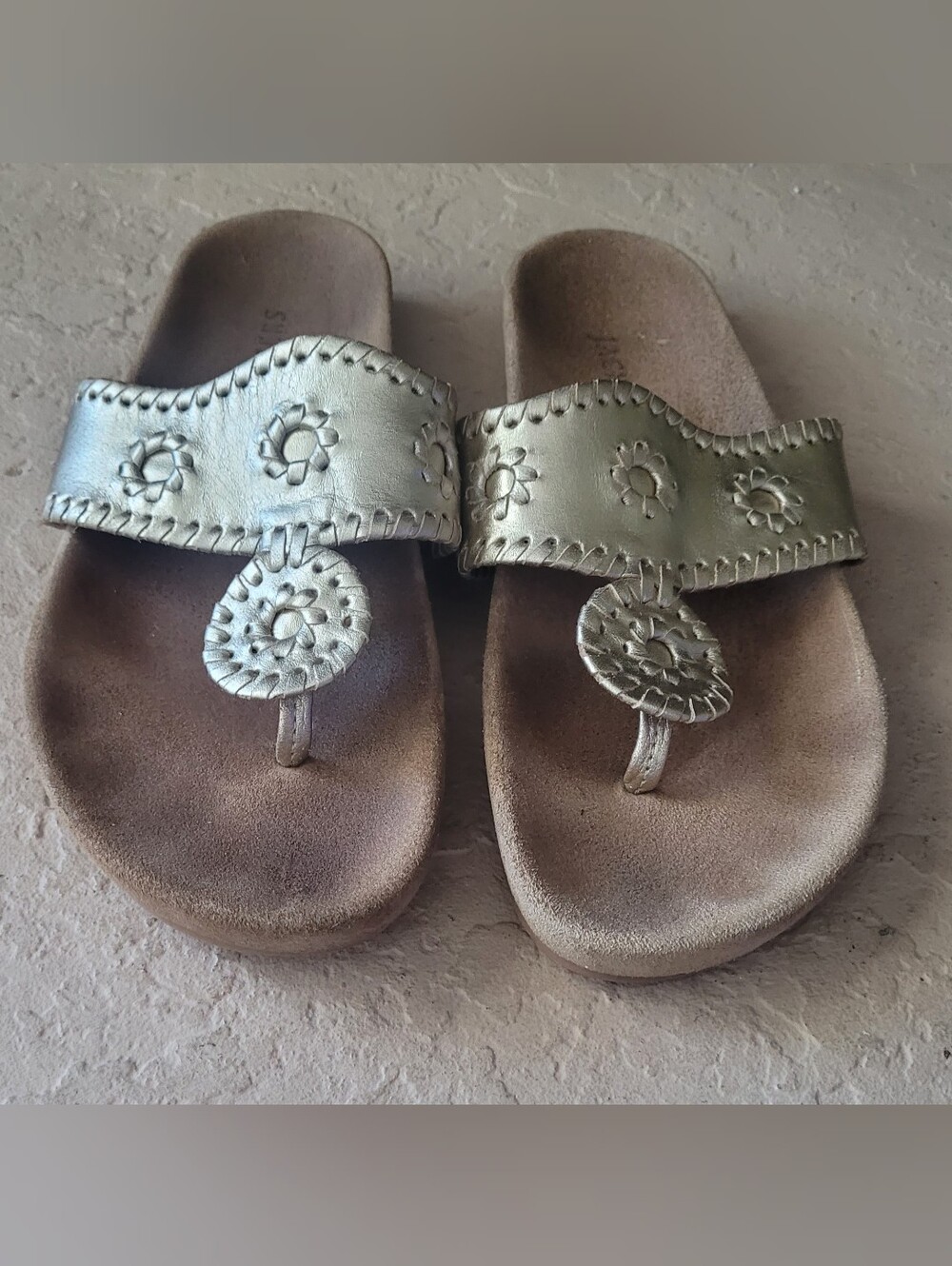 Size 8.5 M Jack Rogers Gold Metallic Leather Rosette Thong Women Sandals